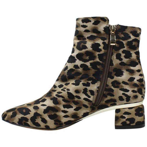 J. Renee Danabelle - Picture 8 of 10